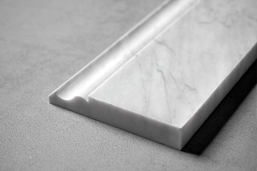 Marble wall skirting along the base of a wall
